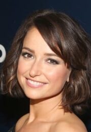 Milana Vayntrub